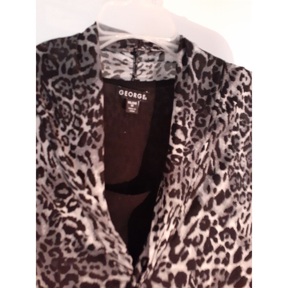 George XL 1x 18  animal print black top shirt blouse black white